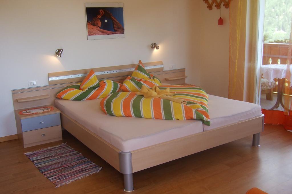 Gasthaus Jaufenblick San Martino in Passiria Habitación foto